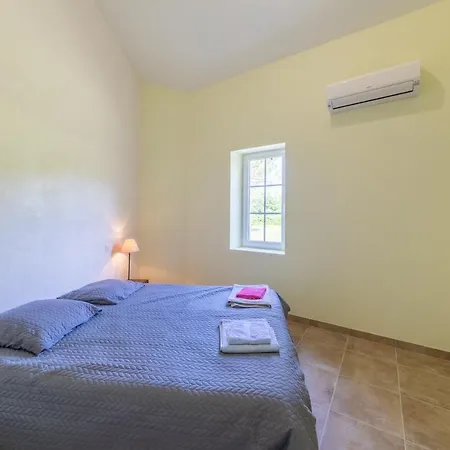 La Maison Dans La Nature - Cadre Exceptionnel Au Bord De Cours Deau Holiday home
